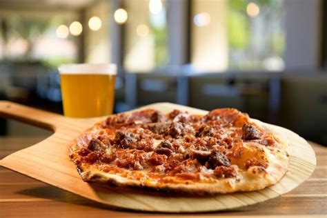 pizza near disneyland anaheim.